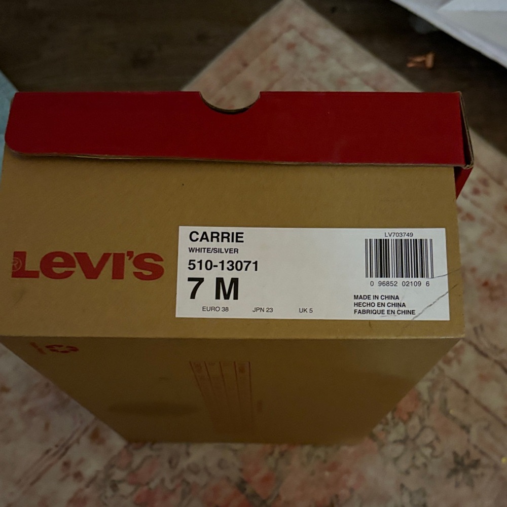 Levi's Carrie White and Silver Footwear